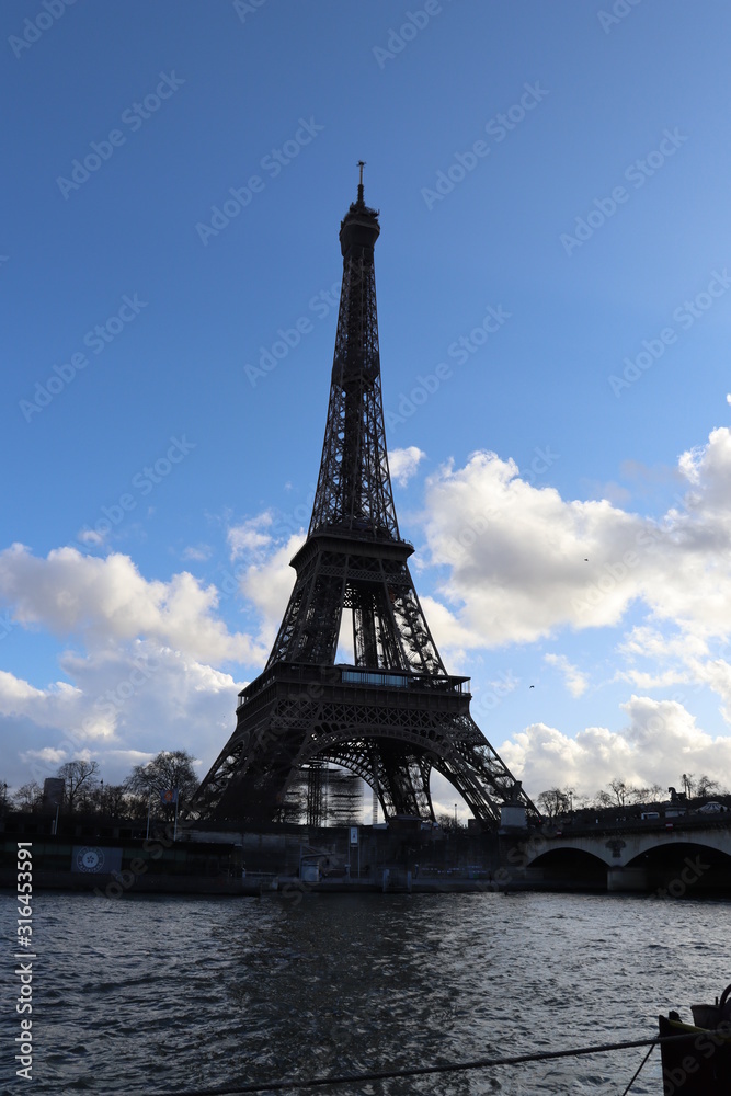 Obraz premium Tour Eiffel Paris Janvier 2020