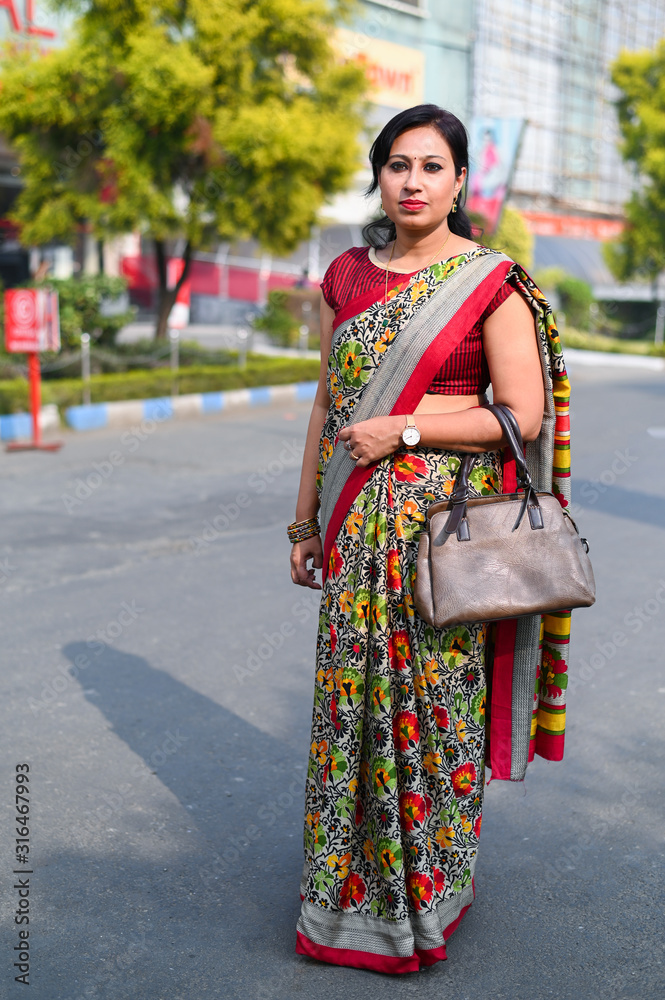 4 Set Ethnic Saree Cover with Matching Envelope Clutch combo-JC001SCCC –  www.soosi.co.in