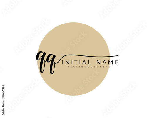 Q QQ Initial handwriting logo vector. Hand lettering for designs.