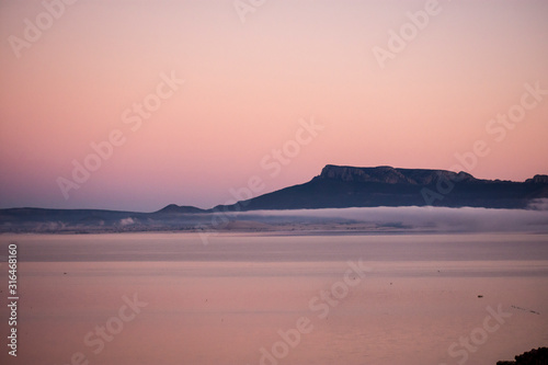 amanecer cerca del lago