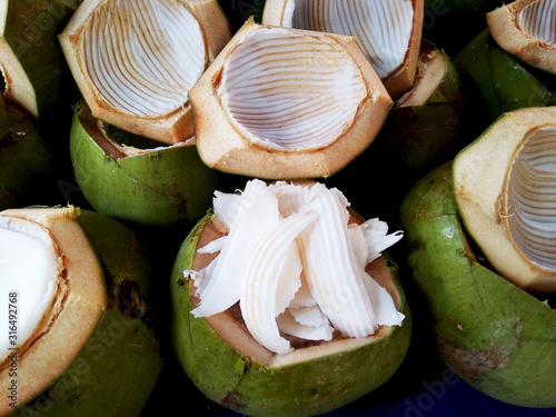 The coconut fragrance of delicious country Thailand is cover with lid open.