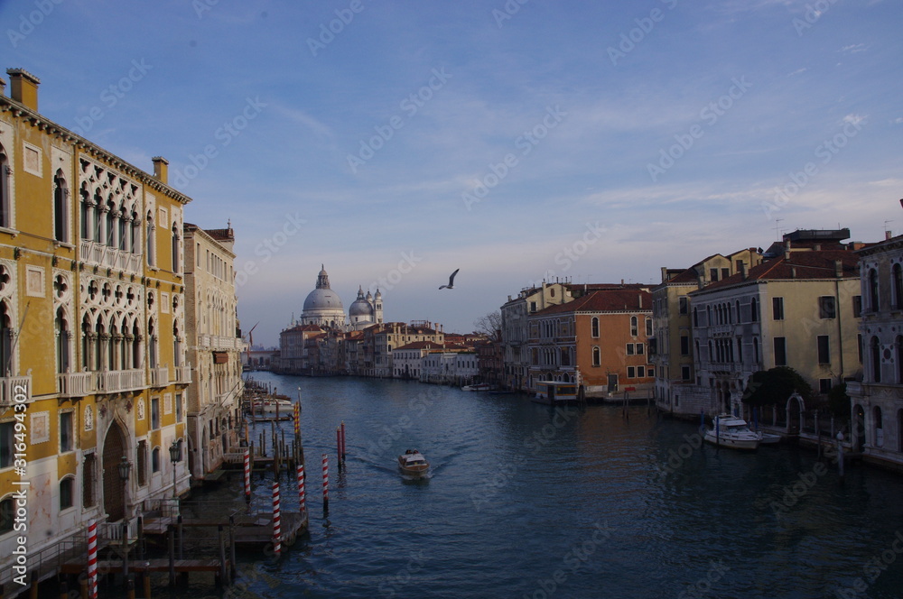 Vue du Grand Canal depuis le Ponte Dell'Accademia