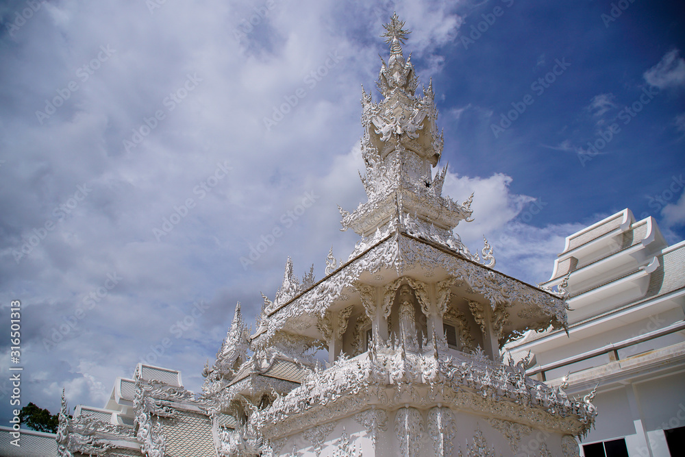 Wat Rongkun the white temple in Chiangrai, Northern Thailand Wat Rongkun the white temple in Chiangrai, Northern Thailand