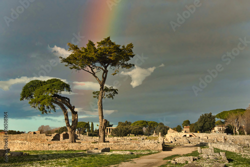 Canvastavla Rainbow over the Ancient Greek Roman Village in Southern Italy