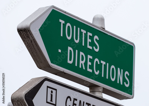 Cartello stradale francese - Tutte le Direzioni