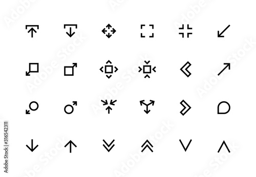 Scale arrows line icons. Reduce and Increase symbols for UI buttons and applications. Vector decrease and scale editable set for tools direction changing designs