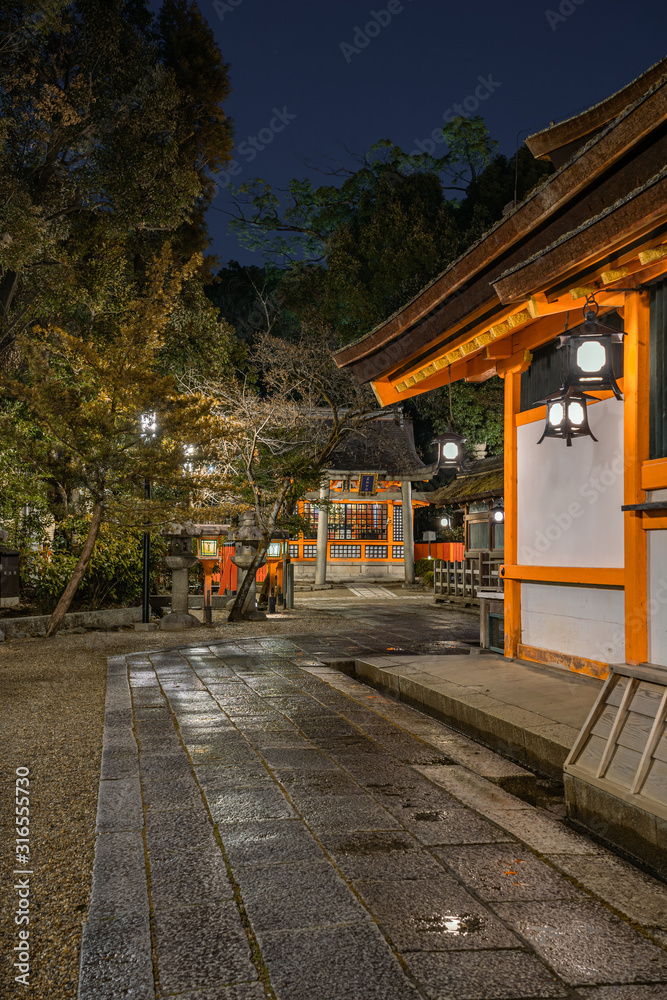 Obraz premium 京都 八坂神社の夜景