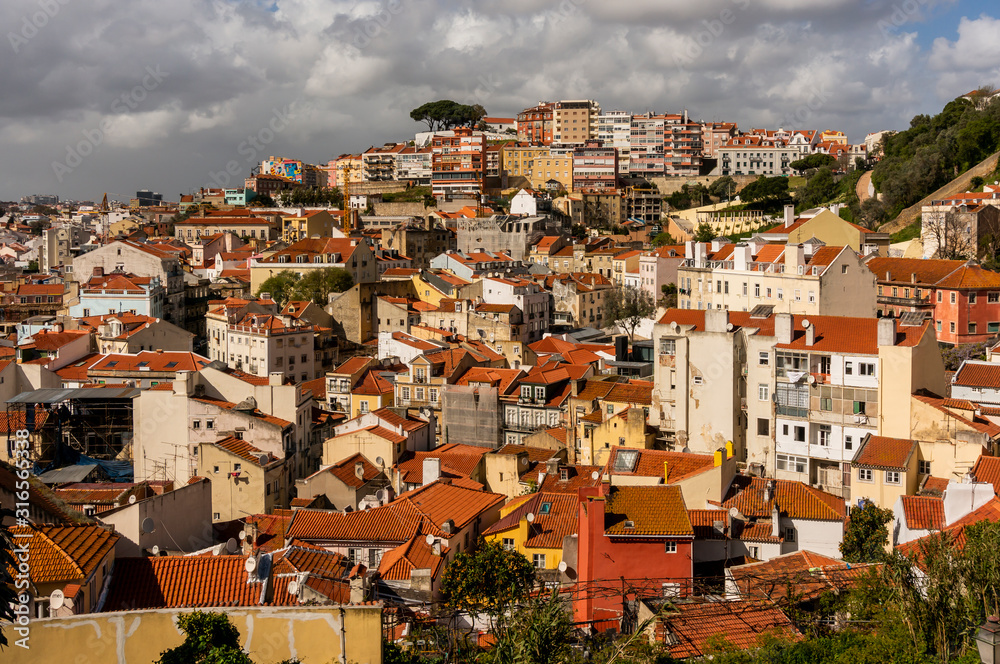 Vista de Lisboa e dos seus miradouros, lisboa, portugal