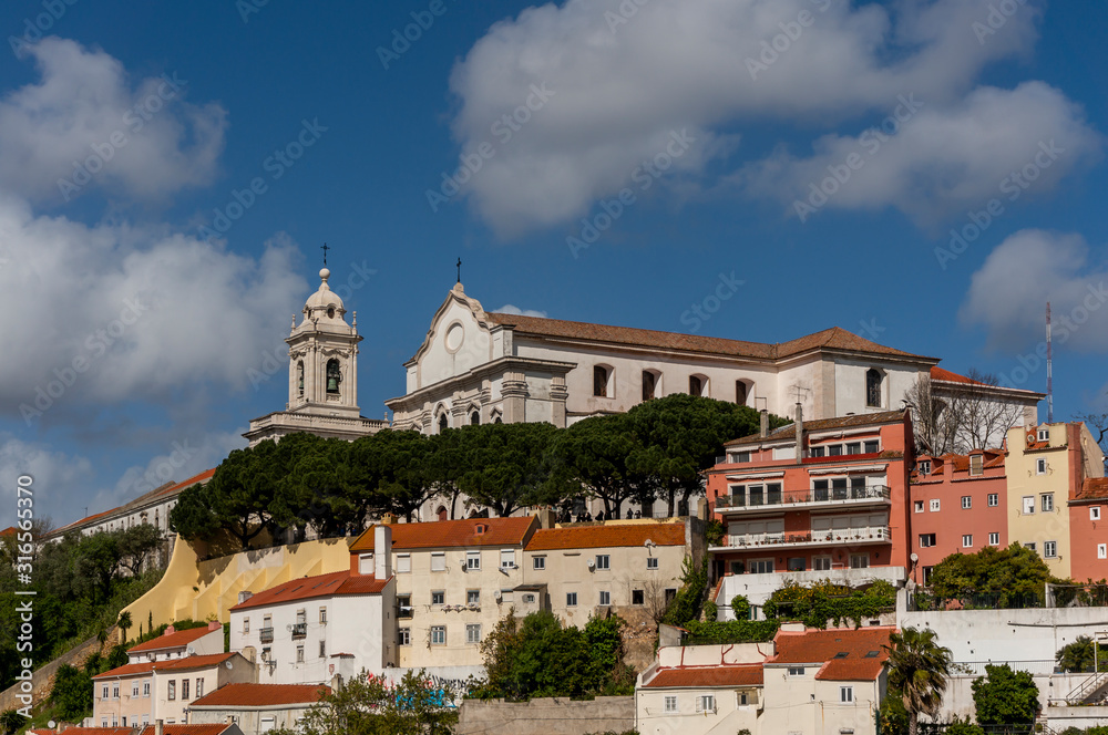 Vista de Lisboa e dos seus miradouros, lisboa, portugal