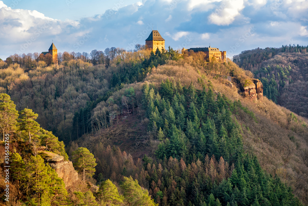 Burg Nideggen kurz vor Sonnenuntergang