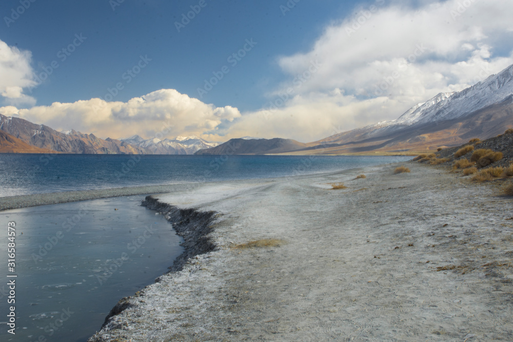 Fototapeta premium Pangong Tso lake in Ladakh, India