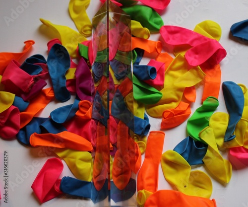 A glass prism and ballons