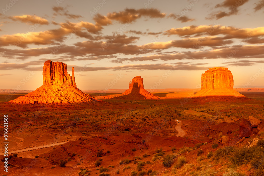 Monument Valley, twice a year the shadow is casted on middle butte. Rare spactacle