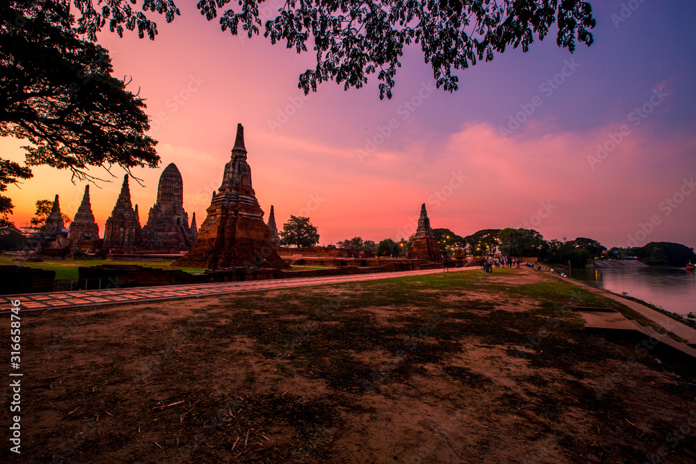 Background of Wat Chai Watthanaram in Phra Nakhon Si Ayutthaya province, tourists are always fond of taking pictures and making merit during holidays in Thailand.