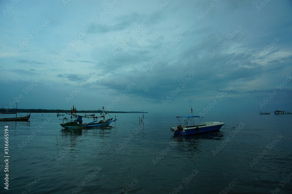 Obraz premium boat at sunset