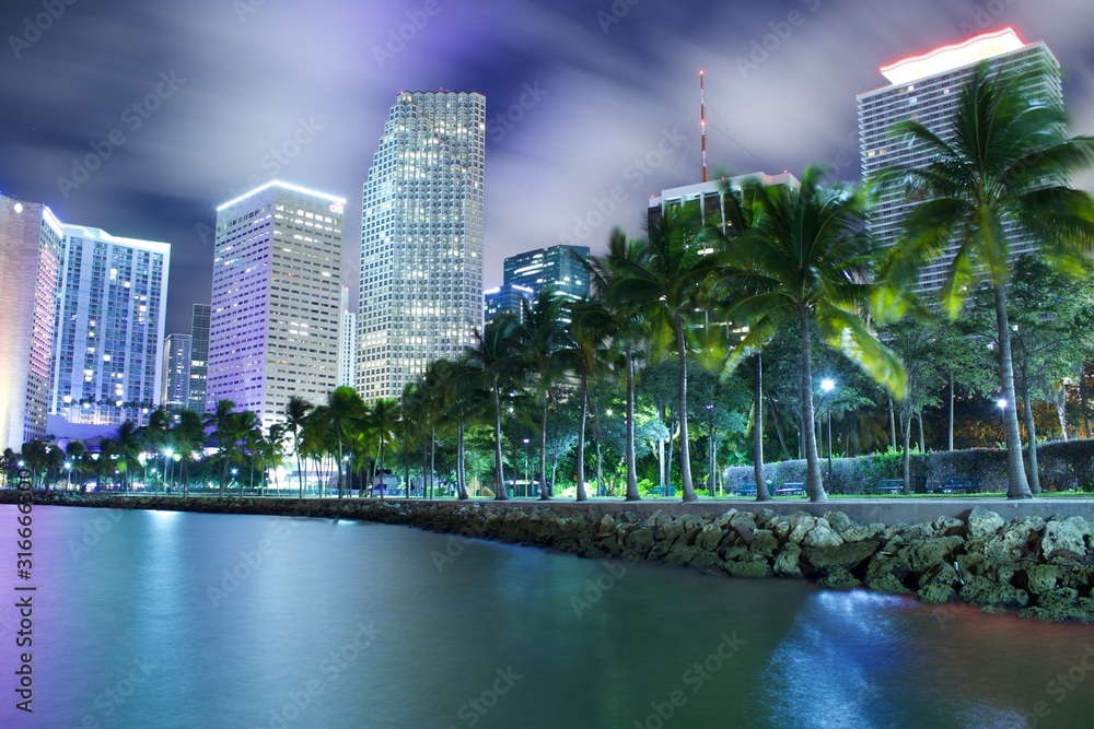 Obraz premium panoramę miami w nocy