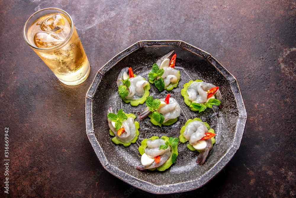Shrimp in fish sauce, shrimp in fish sauce, hot and spicy, seafood Thai