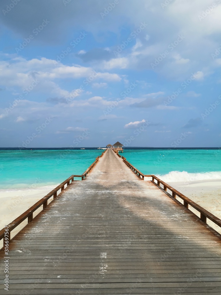 Obraz premium jetty on the sea