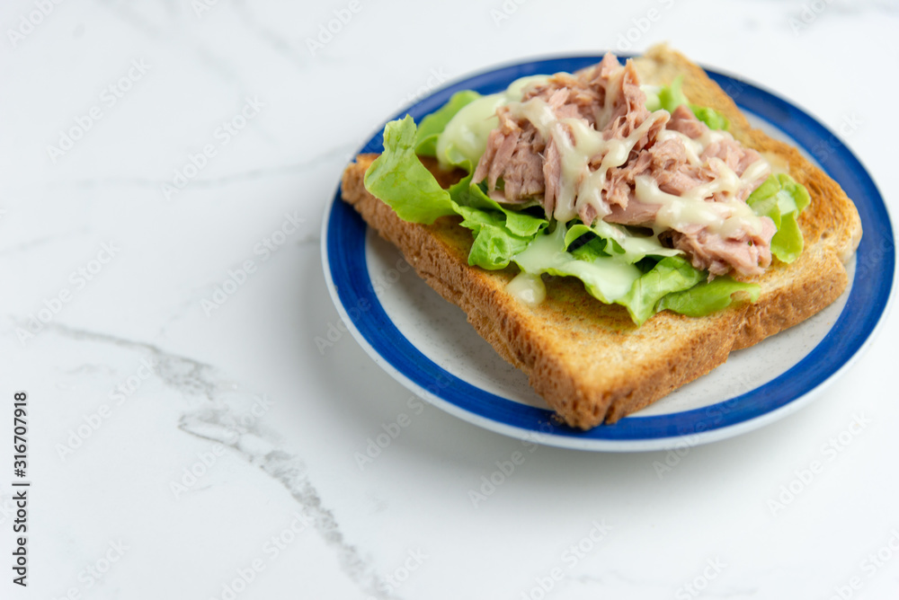 sandwich with ham and cheese