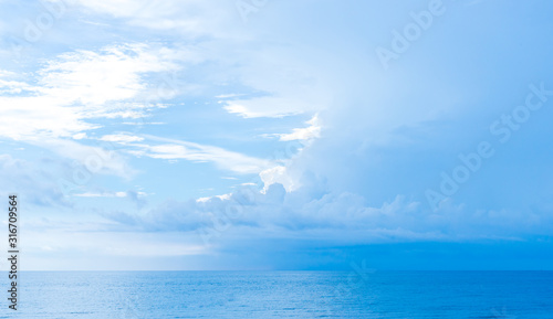 sea and blue sky background © Hide_Studio