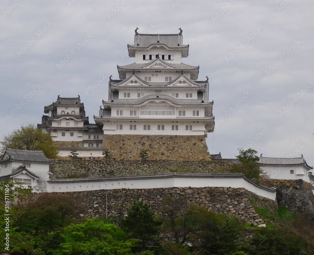 Blick auf Himeji Castle mit Wall Blick auf Himeji Castle mit Wall