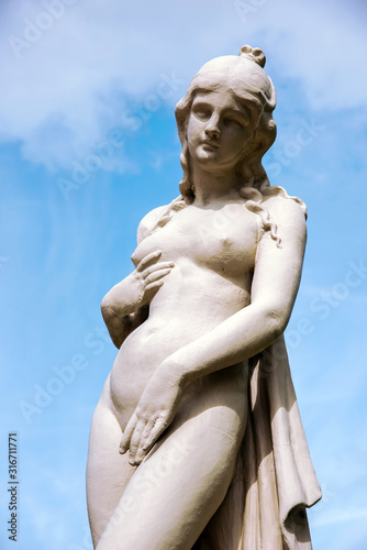 Obraz na płótnie Abstract image of the statue of the ancient goddess Aphrodite (Venus), goddess of beauty and love, patron of love, the standard of feminine beauty and temptation. w salonie