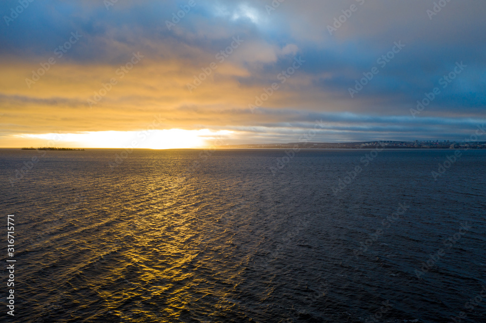 Obraz premium sunset over the sea