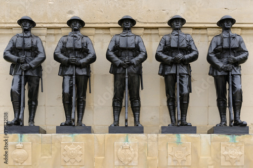 Bilde på lerret The Guards Memorial, Horse Guards Road, London, United Kingdom
