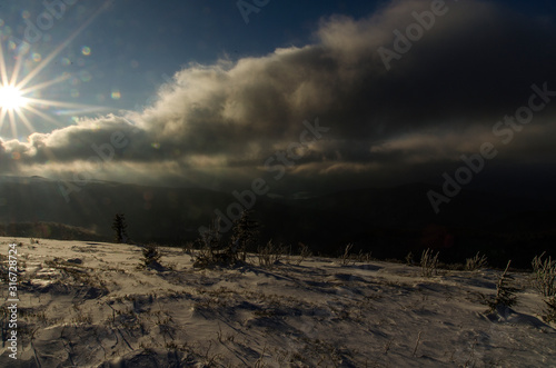 Fototapeta Naklejka Na Ścianę i Meble -  Polonina Dźwiniacka Bieszczady zima 