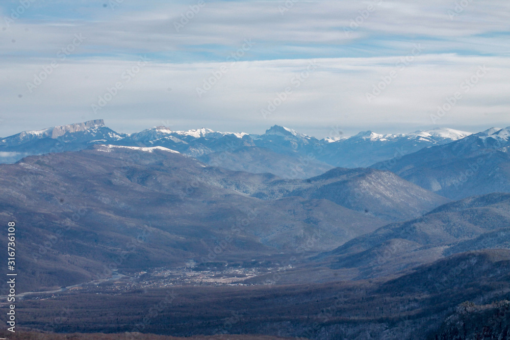 Fototapeta premium lago naki mountains winter landscape