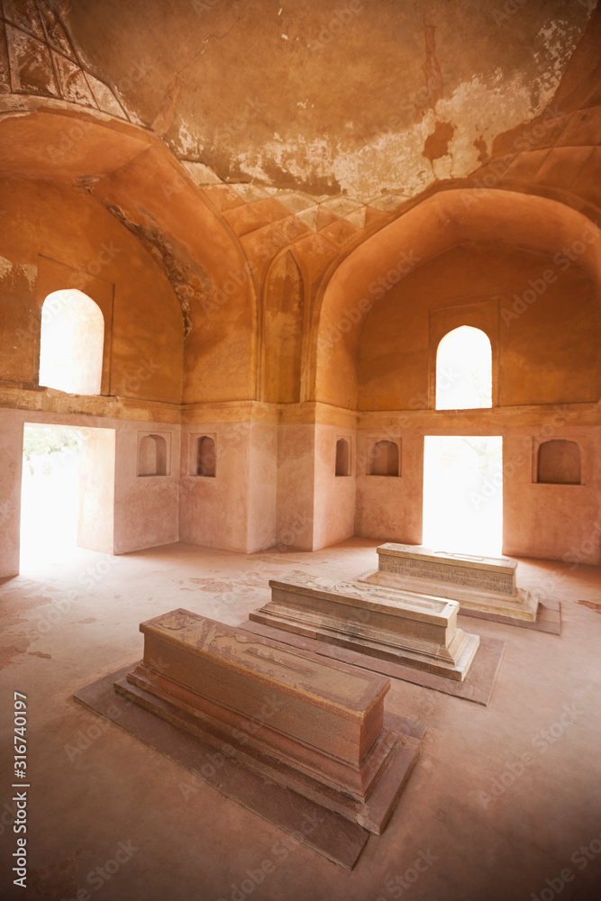 Tomb chamber, Humayun tomb, New Delhi, India Tomb chamber, Humayun tomb, New Delhi, India
