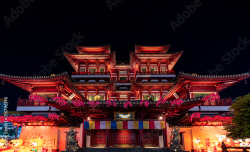 Photography Facade of Buddha Tooth Relic Temple & Museum at night