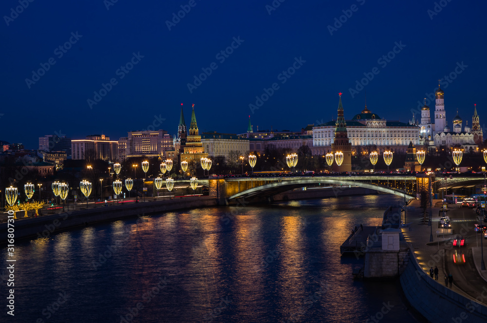 Night view of Moscow Kremlin and river