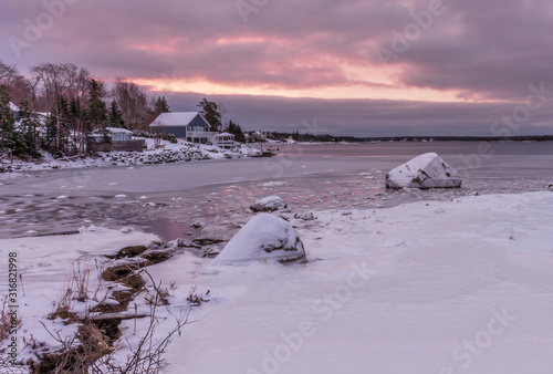 Fototapeta Naklejka Na Ścianę i Meble -  winter landscape with lake and sky