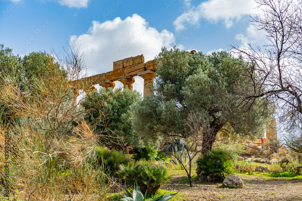 Temple of Juno (Tempio di Giunone) Hera. Valle dei Templi (Valley of the Temples). Agrigento Sicily Italy. Temple of Juno (Tempio di Giunone) Hera. Valle dei Templi (Valley of the Temples). Agrigento Sicily Italy.