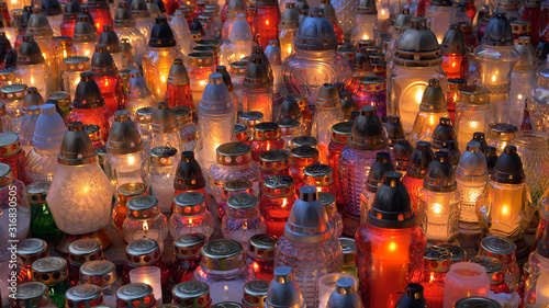 Bilde på lerret Many colorful candle lights at night
