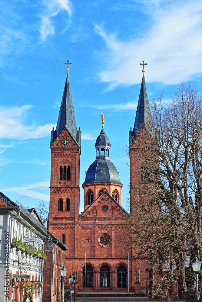 Westseite des Doms in Seligenstadt