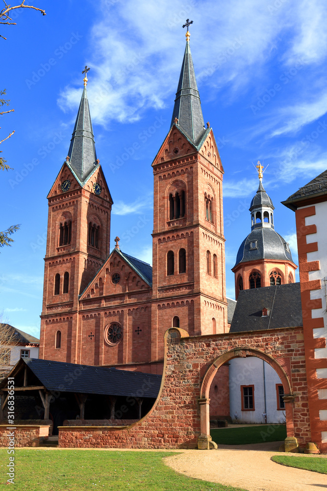 Dom und Klosterkirche in Seligenstadt, Deutschland