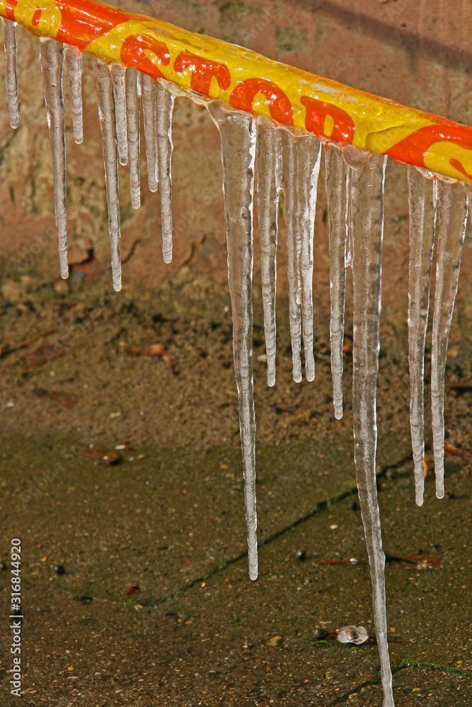 Fototapeta premium icicle danger
