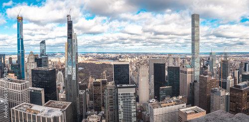 New York, United States »; January 5, 2020: Top of the Rock in New York, panoramic of new tall buildings in Manhattan