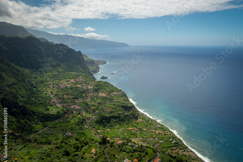 Madeira Portugal linda paisagem de casas na ilha