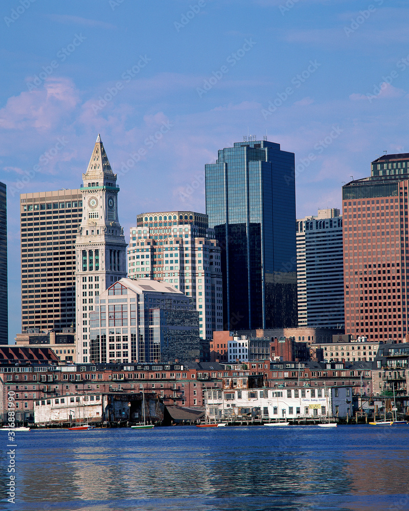 Fototapeta premium Boston Harbor and downtown