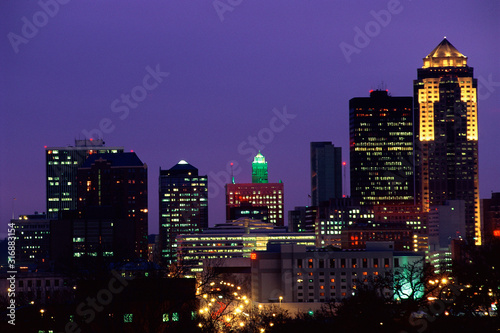 Des Moines skyline at night © spiritofamerica