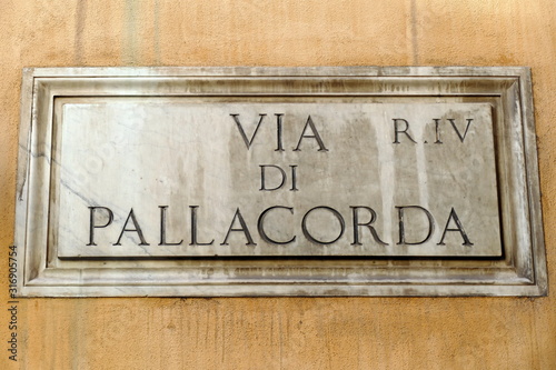 Fototapeta Naklejka Na Ścianę i Meble -  nomi delle strade e piazze di roma,italia