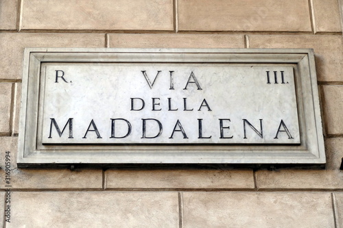 Fototapeta Naklejka Na Ścianę i Meble -  nomi delle strade e piazze di roma,italia