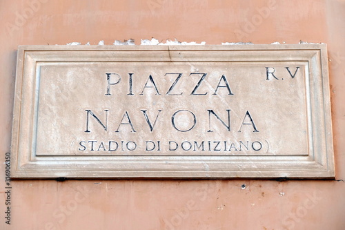 Fototapeta Naklejka Na Ścianę i Meble -  nomi delle strade e piazze di roma,italia