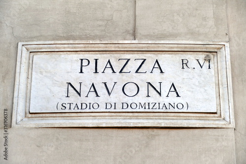 Fototapeta Naklejka Na Ścianę i Meble -  nomi delle strade e piazze di roma,italia