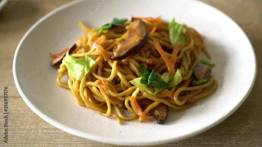 yakisoba noodles stir-fried with vegetable yakisoba noodles stir-fried with vegetable