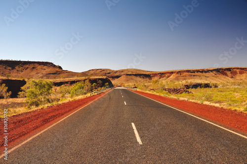 Outback road near Karijini