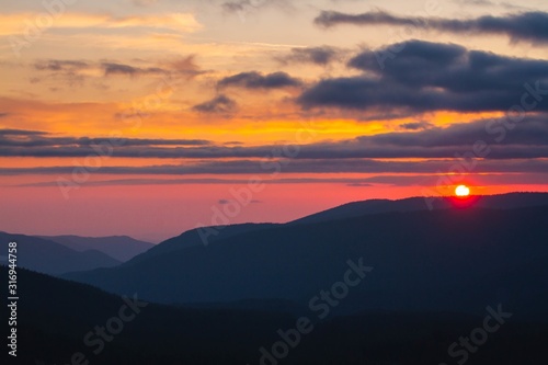 Принти на полотні Beautiful scenery of layers of clouds with the sunset in the background in Orego